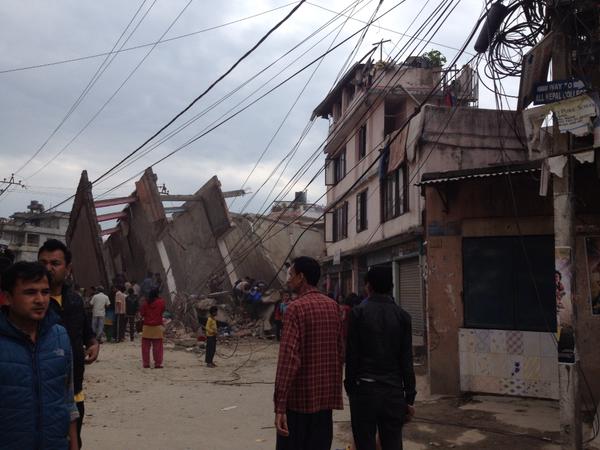 ارتفاع حصيلة ضحايا زلزال نيبال الى 3300 قتيل