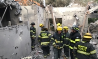 سقوط صاروخ على منزلين في منطقة الشارون واصابة 7 اشخاص