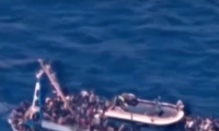 21 قتيلاً ومفقوداً مصرياً بغرق قارب هجرة متجه لليونان