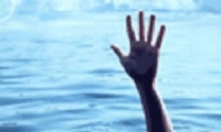 غرق فتاه 13 عاما بشاطىء سدوت وحالتها بالغة الخطورة