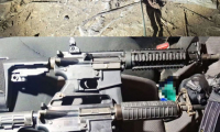 إعتقال مسلح في سخنين بعد إطلاق نار على بيت ومبنى تجاري وضبط بندقيتان m16 ومسدس 