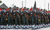 واشنطن تدرس رفع الحرس الثوري الإيراني من قائمة الإرهاب