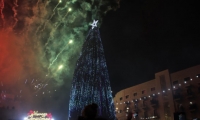 إضاءة شجرة الميلاد في الناصرة بمشاركة واسعة