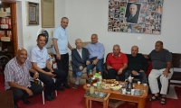 رئيس المجلس وعدد من الاعضاء بزيارة للأديب مصطفى مرار