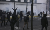 مواجهات بين الشرطة ومتظاهرين في فرنسا  ضد قانون 