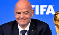 رئيس الفيفا إنفانتينو يؤكد إقامة كأس العالم 2034 في السعودية بعد عدم تقدم أحد آخر