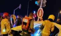8 اصابات بحادث طرق بين حافلة وسيارة في مفرق تل عراد بالنقب