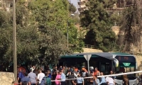 8 اصابات خطرة في عملية اطلاق نار داخل حافلة في القدس