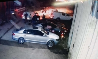 سيارة شرطة تصطدم بسيارة اثناء رجوعها الى الخلف في جلجولية