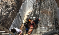 سقوط عاملين داخل حفرة في ورشة بناء وحالة احدهما خطيرة