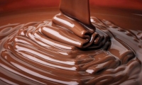صلة محتملة بين استهلاك الشوكولا وتحسين صحة القلب