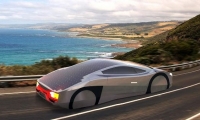 سيارة شمسية تستطيع السير للأبد ! شاهد التفاصيل