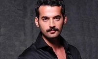 الممثل التركي شيمشك يقتل والده طعنًا بالسكين