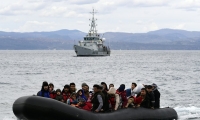 تركتهم عُرضة للغرق: اليونان تعمّدت حرمان اللاجئين من الوصول لسواحلها