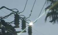  تماس كهربائي في عامود كهرباء في جلجولية