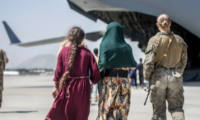 تحذيرات مخابراتية: تهديد إرهابي وشيك قرب مطار كابل