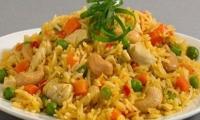 ارز اصفر بالدجاج والخضروات