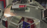فيديو: روبوت يتمكن من حل لغز “مكعب روبيك” بأجزاء من الثانية