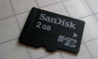 شركة سانديسك تحتفل بشحن ملياري بطاقة microSD