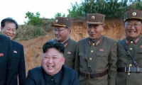 زعيم كوريا الشمالية يتسلم خطة جيشه لاستهداف غوام