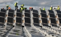 بناء أكبر محطة طاقة شمسية عائمة في بريطانيا