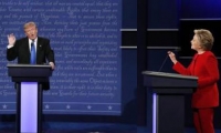 كلينتون وترامب يتراشقان بشأن العنصرية والخبرة في المناظرة الأولى