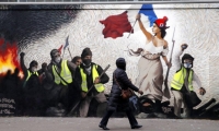 80 ألفا من قوات الأمن في مواجهة السترات الصفراء في فرنسا