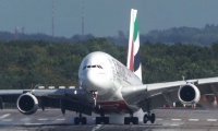   هبوط خطير للطائرة الإماراتية الأكبر في العالم  في ألمانيا