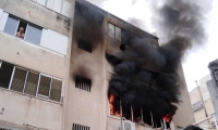 16 مصابا 4 منهم بحالة خطيرة بحريق منزل في حيفا