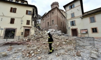 زلزال قوي يضرب وسط إيطاليا