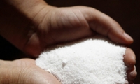 دراسة: تناول الملح يزيد خطر السمنة