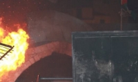 عشرات الشبان يضرمون النيران بقبر يوسف شرق مدينة نابلس