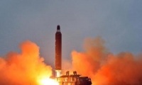 كوريا الشمالية تطلق ثلاثة صواريخ باليستية في استعراض للقوة
