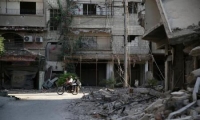 ضربات جوية تصيب قافلة مساعدات وسوريا تعلن انتهاء الهدنة