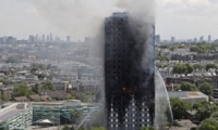 حريق لندن: مصرع 6 وامرأة تلقي بطفلها من الطابق العاشر