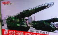 كوريا الشمالية تتوعد بالرد على أي هجوم نووي وتستعرض قوتها العسكرية
