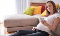 تحذير للحامل.. استخدام الهاتف يؤثر على الطفل
