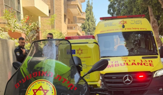 اصابة عامل (30 عامًا) بجراح خطيرة بعد سقوط جسم ثقيل عليه خلال عمله بورشة بناء في تل ابيب