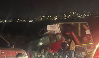 3 إصابات بينها إصابة خطيرة بحادث طرق بين شاحنة وسيارة قرب سلفيت 