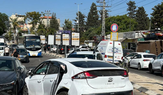 5 اصابات احداهما خطيرة بحادث طرق على شارع 444 - مفرق جلجولية 