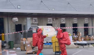 إستنفار في مطار اللد بعد الإشتباه بمواد سامة داخل طرد