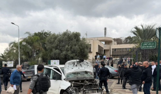 إصابة رجل بجراح خطيرة بانفجار سيارة في مدينة الطيرة