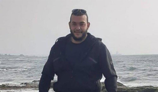 وفاة الشاب مفلح محمد عماش بسكتة قلبية أثناء توجهه إلى الملجأ في جسر الزرقاء