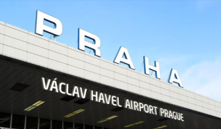 مئات المسافرين الإسرائيليين عالقون في مطار براغ