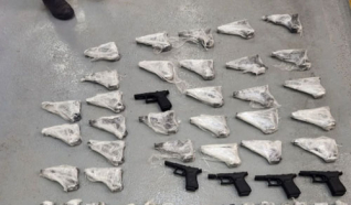 اعتقال شابين من تل السبع بشبهة محاولة تهريب 33 مسدسًا من الاردن في معبر ايلات