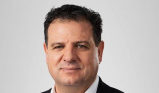 ايمن عودة يطالب بتوسيع تسهيلات البجروت للطلاب العرب