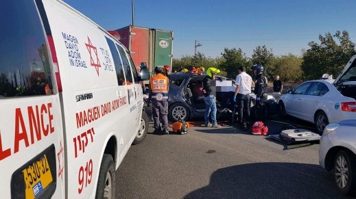 إصابة شخصين بجراح متفاوتة في حادث طرق قرب نحشونينم