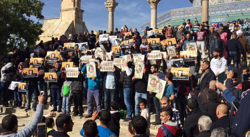 60 ألف مصل في الأقصى... ووقفة تضامنية مع القيق