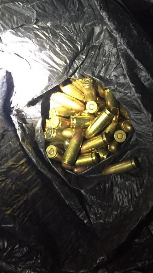 اعتقال 4 مشتبهين بعد العثور على مخدرات ومسدس وذخيرة