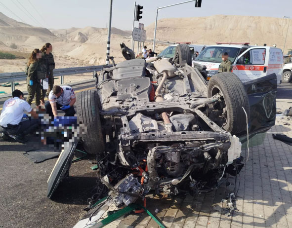 مصرع الحاج المقدسي علي داود ادكيدك وإصابة 9 آخرين بحادث طرق على شارع 1 قرب البحر الميت
